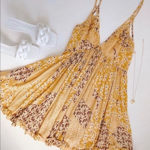 Sundae Muse Luna / Beachside Bunny Zavia dress in yellow